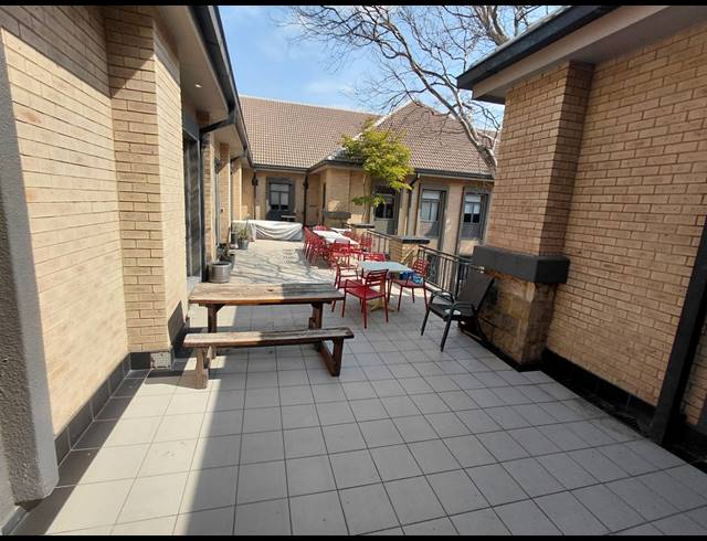 420M² OFFICE TO LET IN BRYANSTON